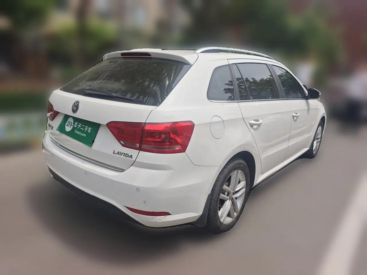 Volkswagen Gran Lavida 2015 1.6L Automatic Comfort Edition — миниатюра 6