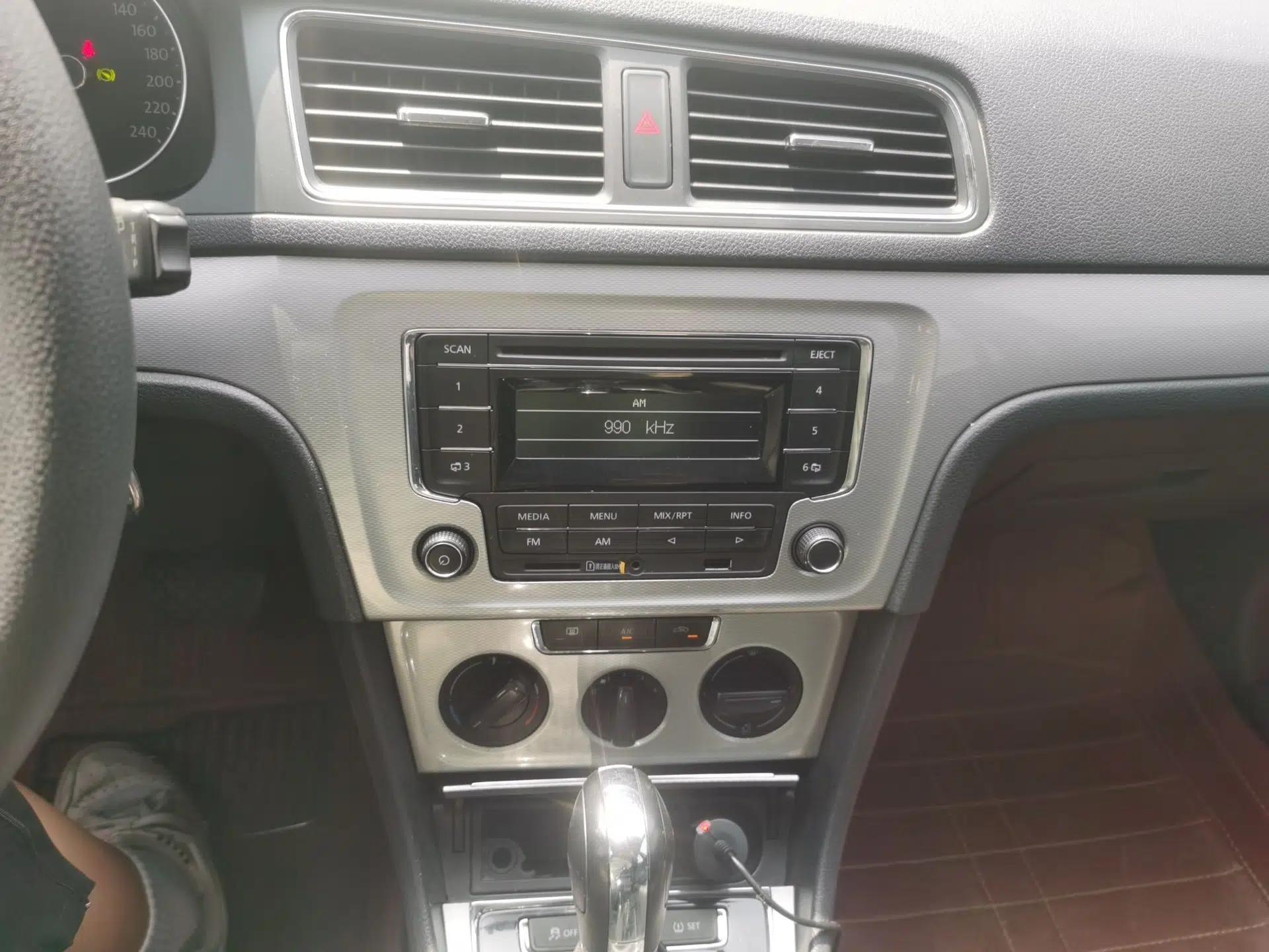 Volkswagen Gran Lavida 2014 1.6L Automatic Sport Edition — миниатюра 14