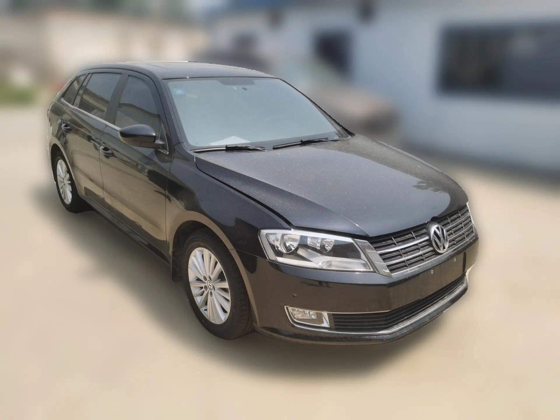 Volkswagen Gran Lavida 2014 1.6L Automatic Sport Edition — миниатюра 3