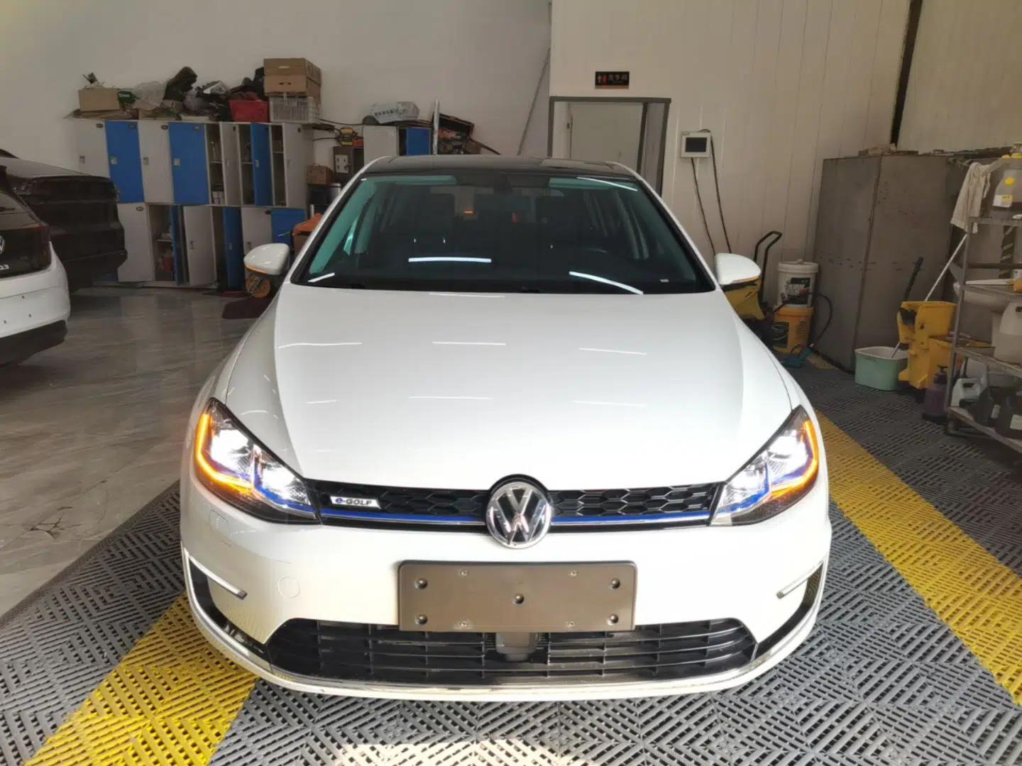 Volkswagen Golf Pure Electric 2020 Chari — миниатюра 2