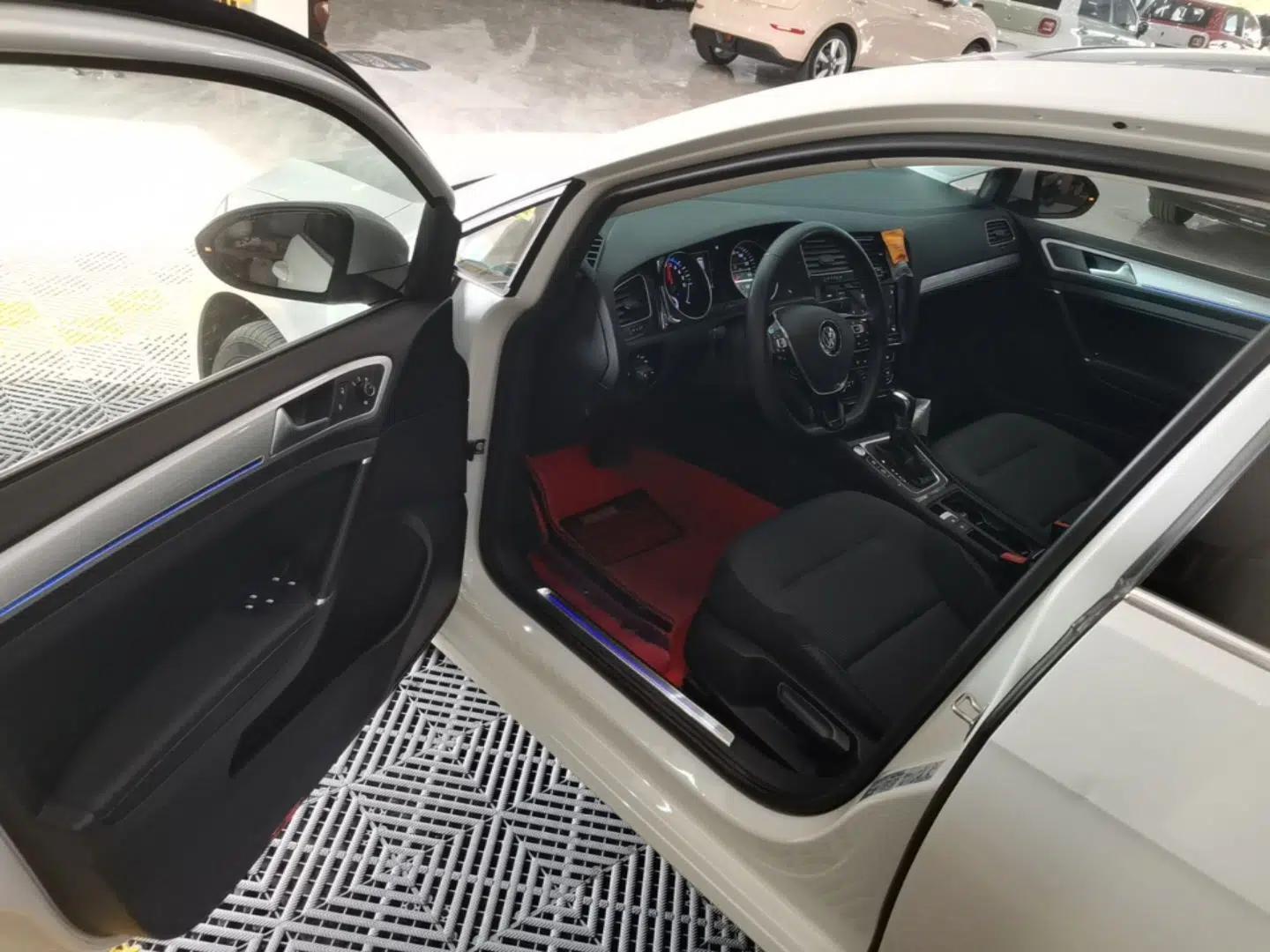 Volkswagen Golf Pure Electric 2020 Chari — миниатюра 19