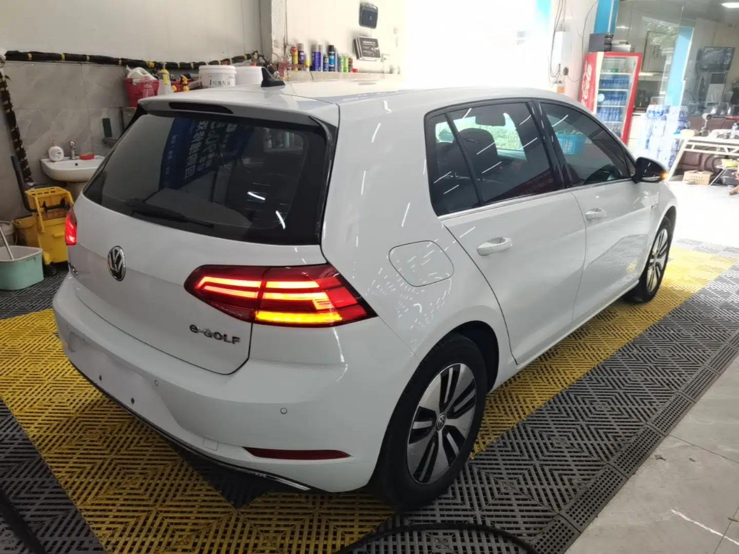Volkswagen Golf Pure Electric 2020 Chari — миниатюра 6