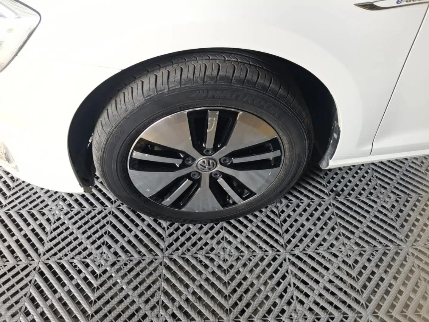 Volkswagen Golf Pure Electric 2020 Chari — миниатюра 8