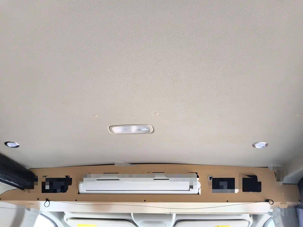 SAIC MAXUS Xintu V90 2022 2.0T AMT Yunjie Front-Wheel-Drive Short Wheelbase Mid-Roof Design with Single Rear Tire and 6 Seats — миниатюра 19