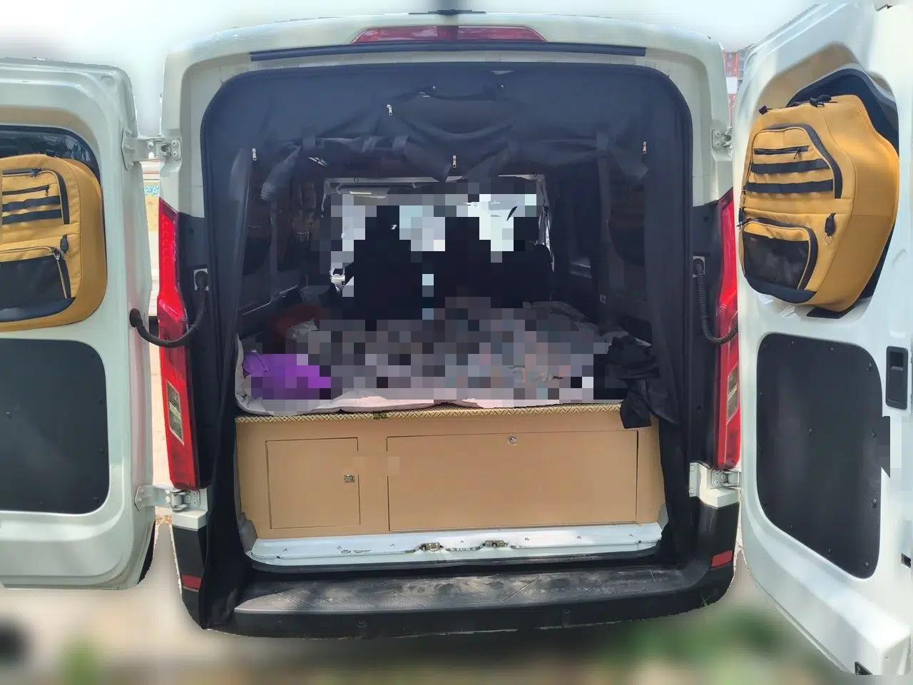 SAIC MAXUS Xintu V90 2022 2.0T AMT Yunjie Front-Wheel-Drive Short Wheelbase Mid-Roof Design with Single Rear Tire and 6 Seats — миниатюра 20