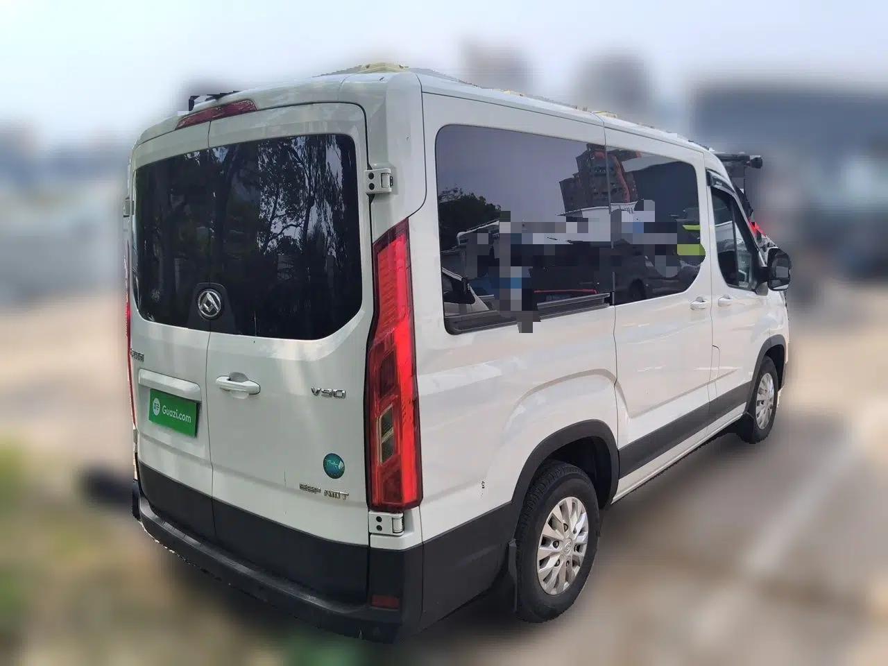 SAIC MAXUS Xintu V90 2022 2.0T AMT Yunjie Front-Wheel-Drive Short Wheelbase Mid-Roof Design with Single Rear Tire and 6 Seats — миниатюра 6