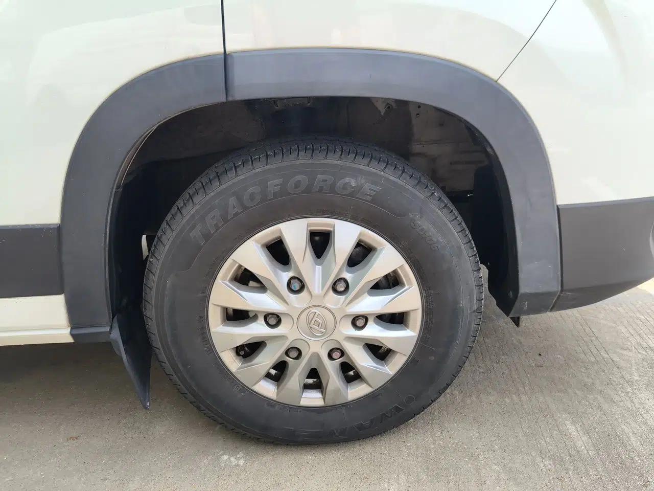 SAIC MAXUS Xintu V90 2022 2.0T AMT Yunjie Front-Wheel-Drive Short Wheelbase Mid-Roof Design with Single Rear Tire and 6 Seats — миниатюра 8