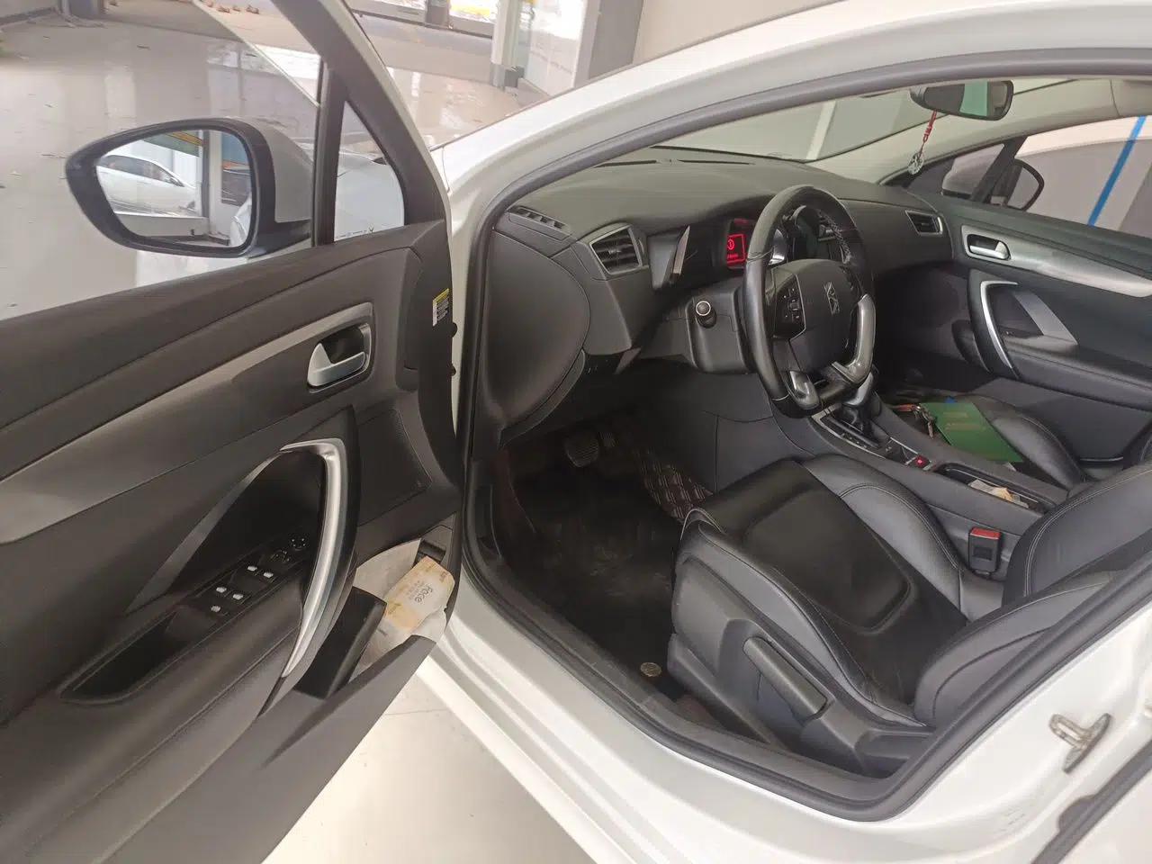 DS 5LS 2016 1.6T Elegant Edition THP160 — миниатюра 17