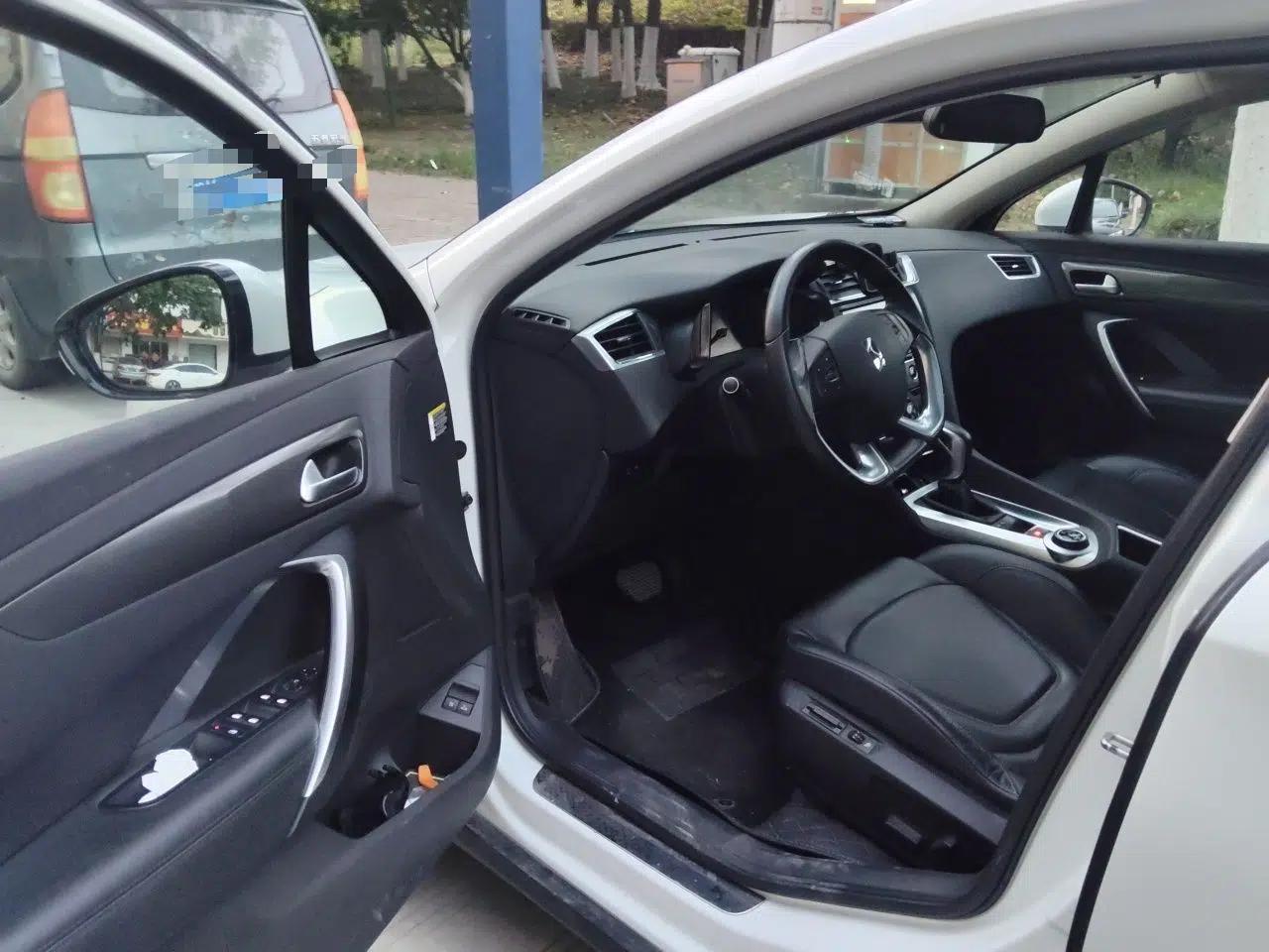 DS 6 2016 1.6T Luxury Edition THP160 — миниатюра 17