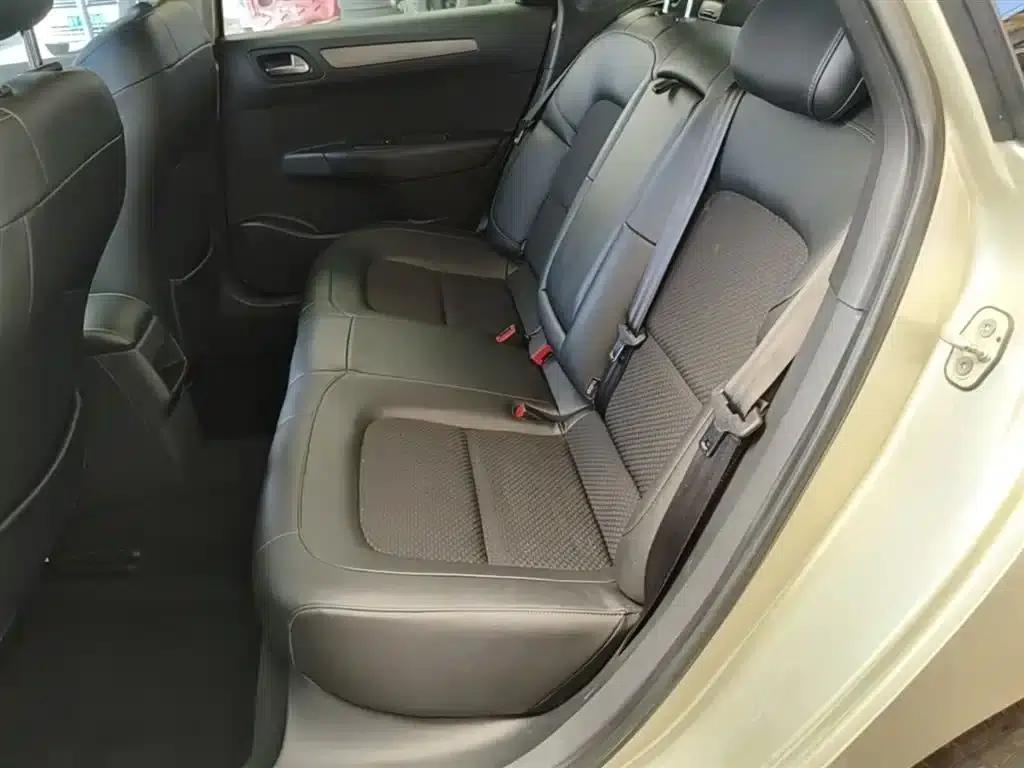 Citroën C4 2016 1.6L Automatic Luxury — миниатюра 17