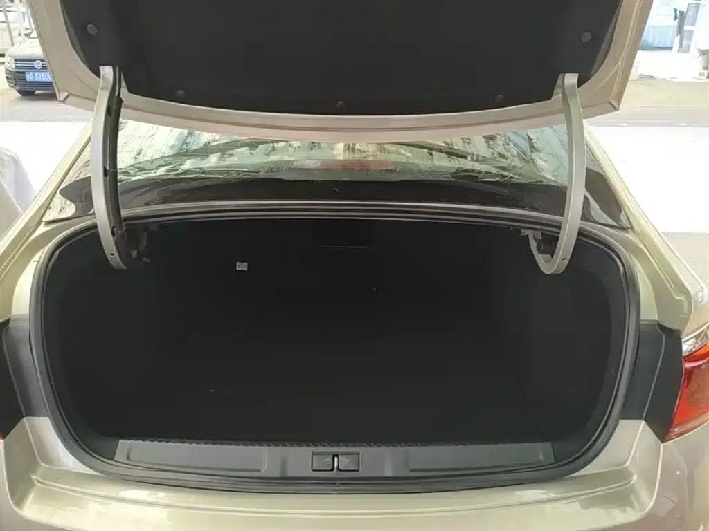 Citroën C4 2016 1.6L Automatic Luxury — миниатюра 19