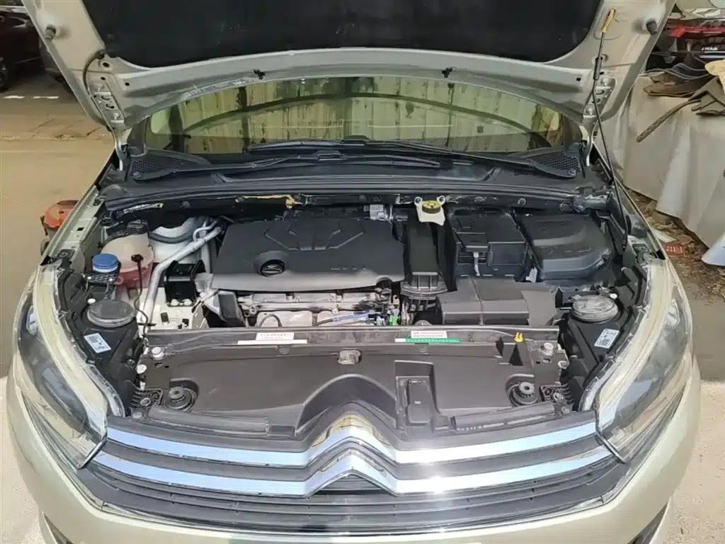 Citroën C4 2016 1.6L Automatic Luxury — миниатюра 20