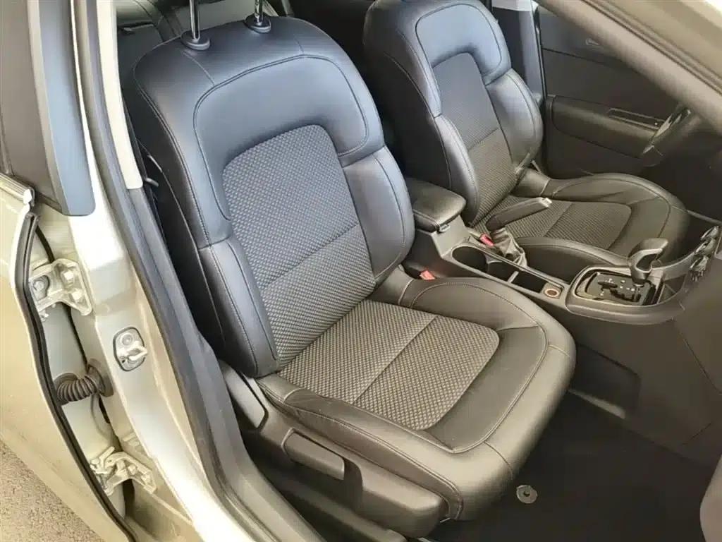 Citroën C4 2016 1.6L Automatic Luxury — миниатюра 25