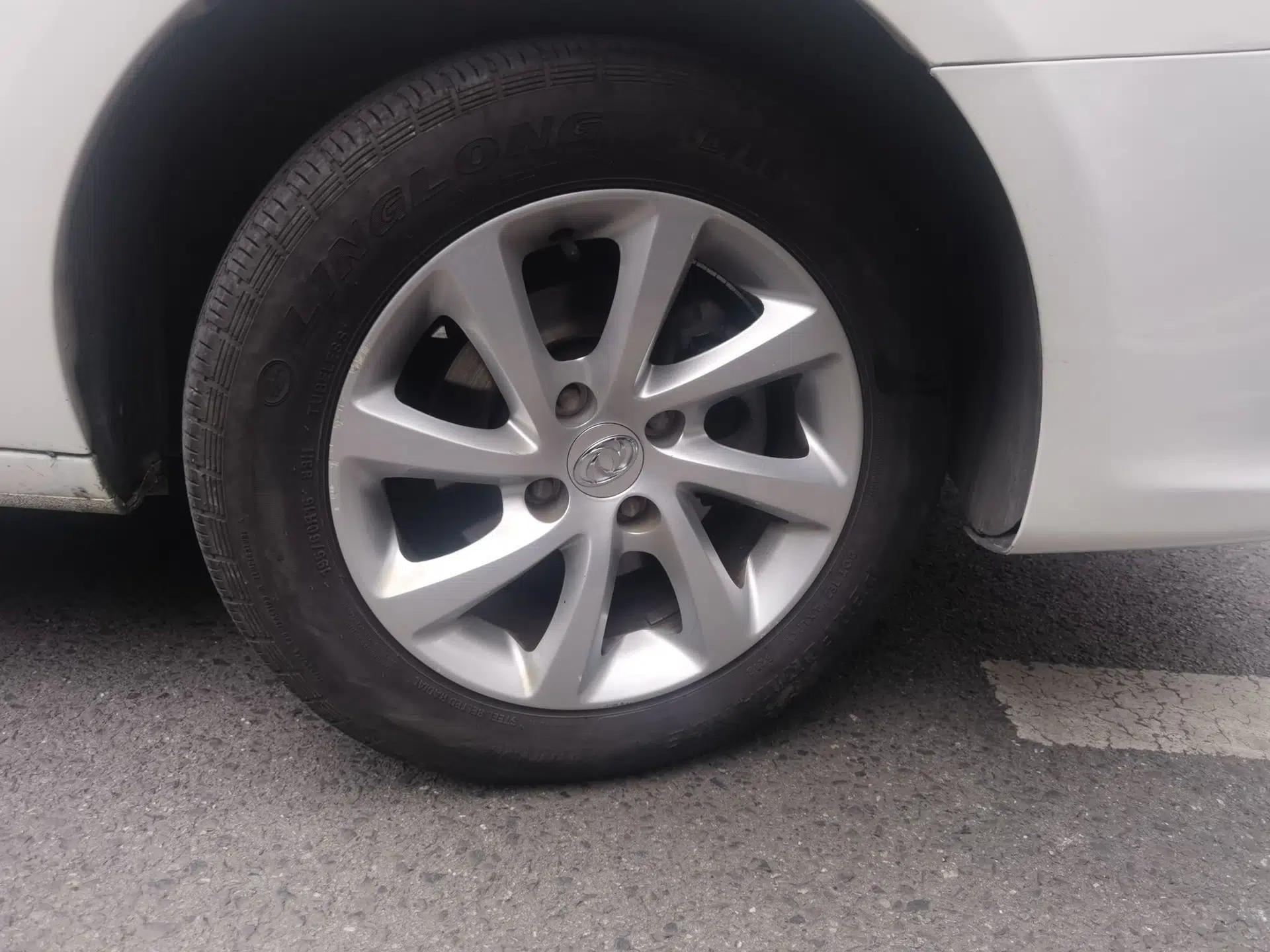 Dongfeng Aeolus S30 2014 1.5L Manual Gratitude Edition — миниатюра 8