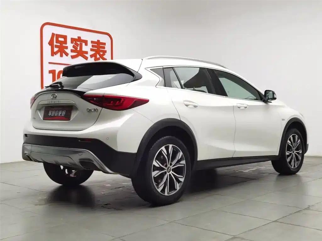 Infiniti QX30 2017 2.0T AWD Sport Edition — миниатюра 2