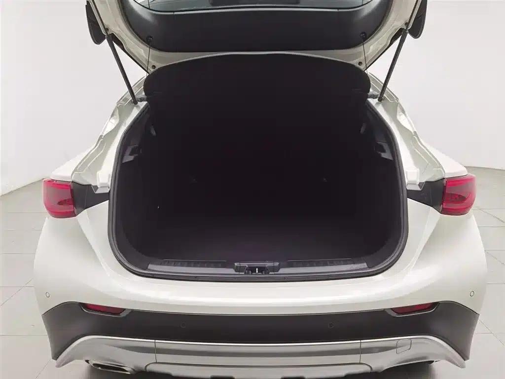 Infiniti QX30 2017 2.0T AWD Sport Edition — миниатюра 16