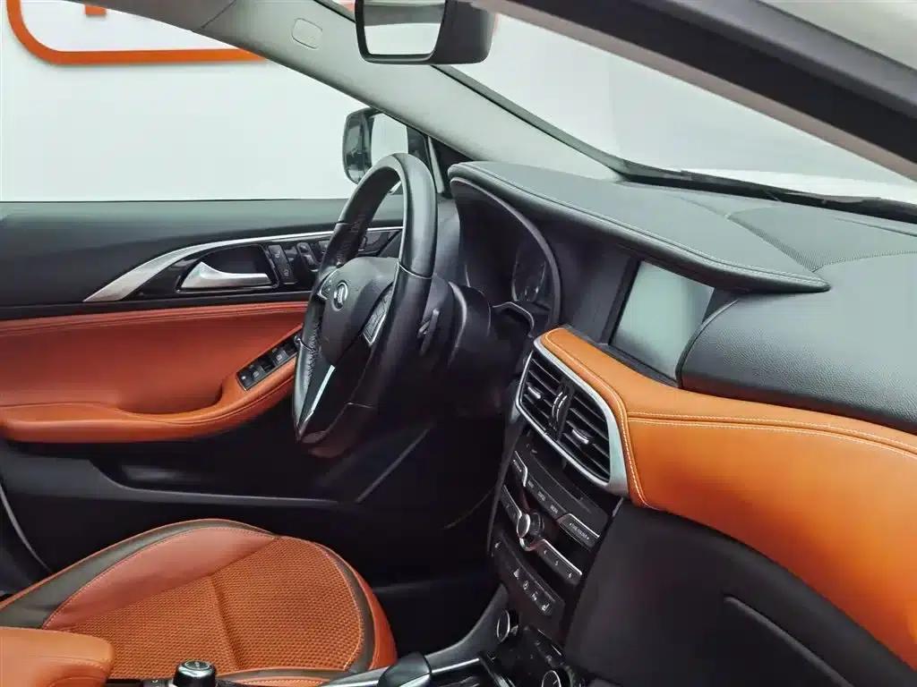 Infiniti QX30 2017 2.0T AWD Sport Edition — миниатюра 22
