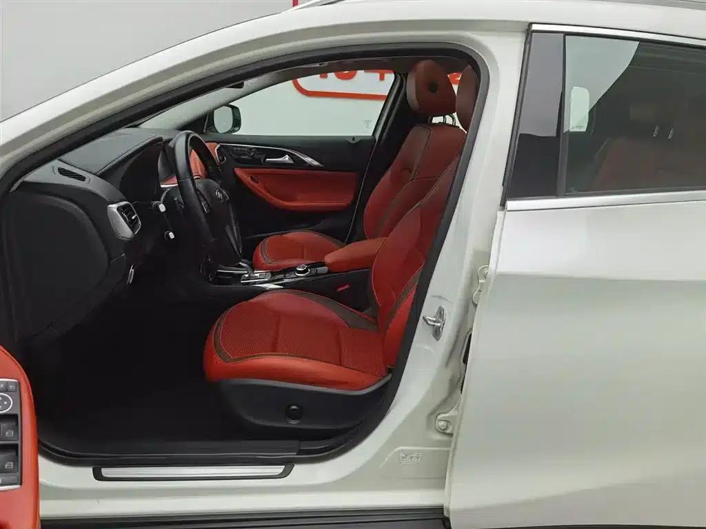 Infiniti QX30 2017 2.0T AWD Sport Edition — миниатюра 10