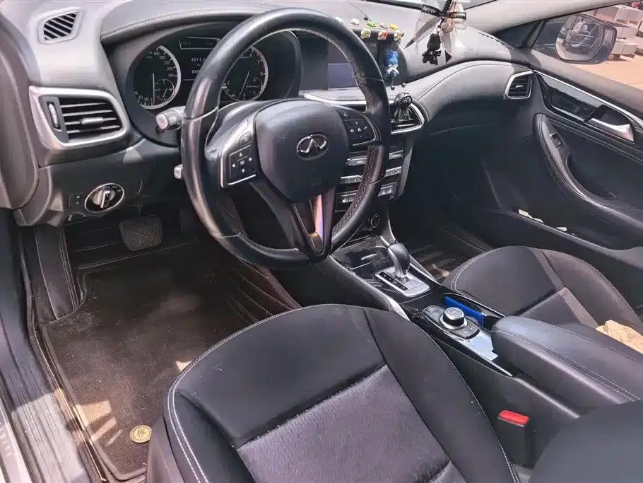 Infiniti QX30 2017 1.6T 2WD Sport Edition — миниатюра 12