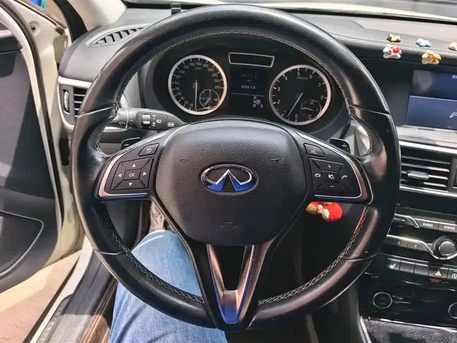 Infiniti QX30 2017 1.6T 2WD Sport Edition — миниатюра 15