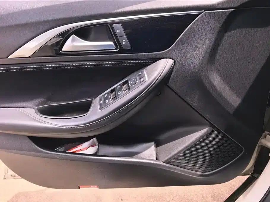 Infiniti QX30 2017 1.6T 2WD Sport Edition — миниатюра 7