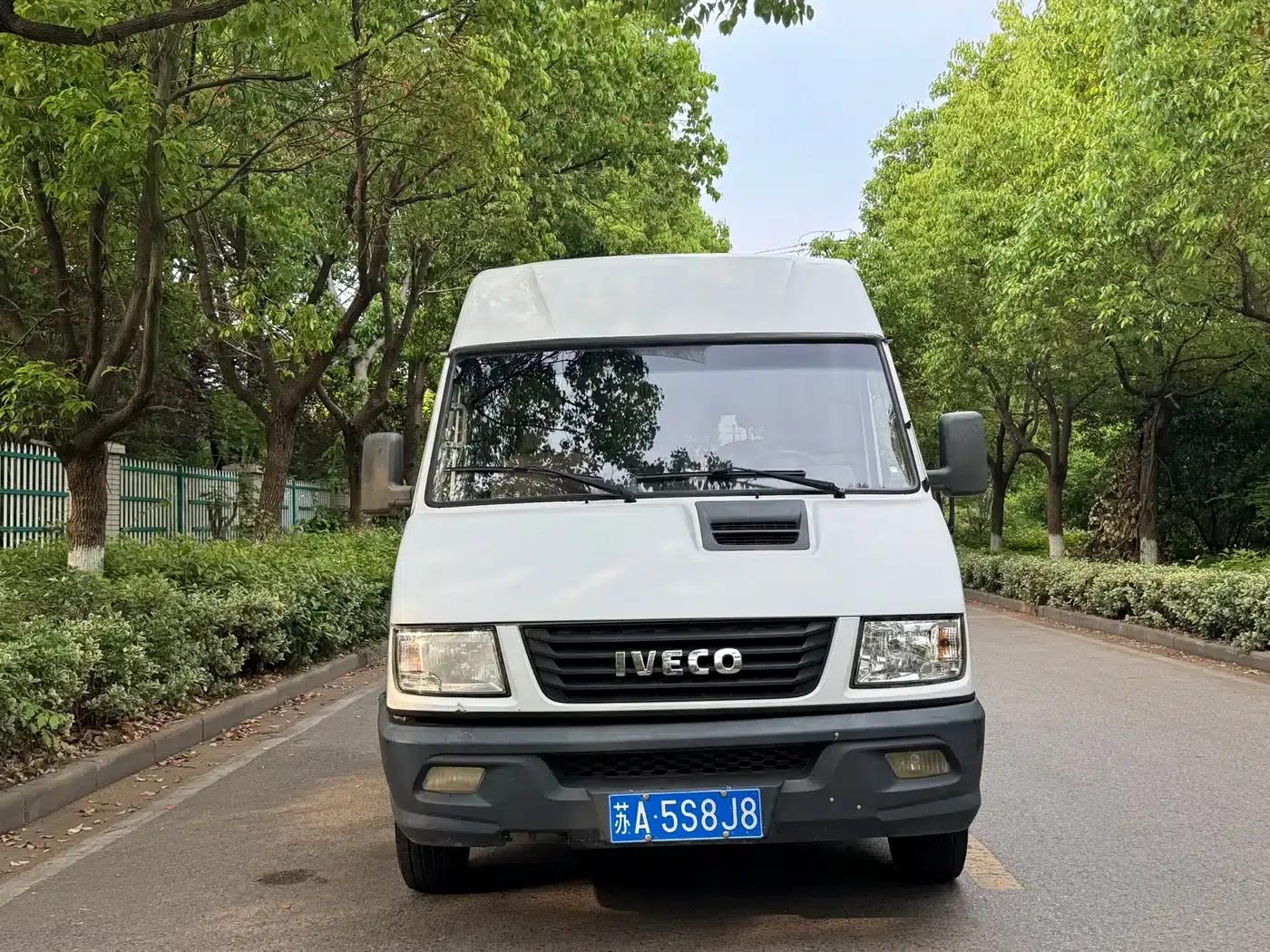 Iveco DeYi 2017 2.5T A35 Bus (5-7 Seats) 47Z5 — миниатюра 2