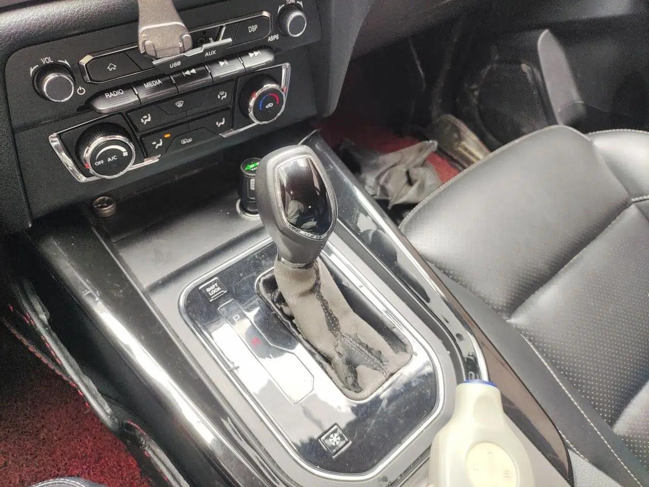 Dongfeng Fengon S560 2018 1.8L CVT Elite Model 7 Seats — миниатюра 11