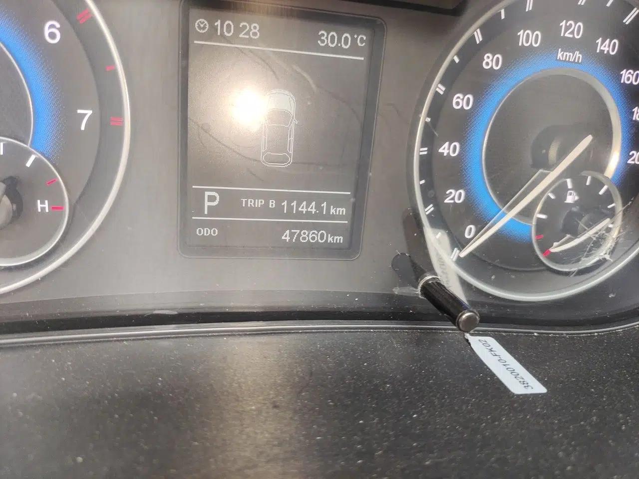 Dongfeng Fengon S560 2018 1.8L CVT Elite Model 7 Seats — миниатюра 9