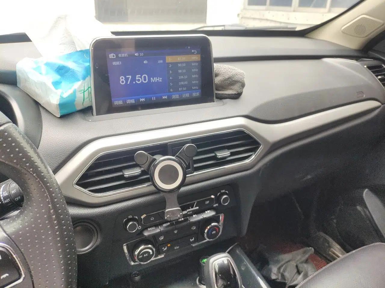 Dongfeng Fengon S560 2018 1.8L CVT Elite Model 7 Seats — миниатюра 10