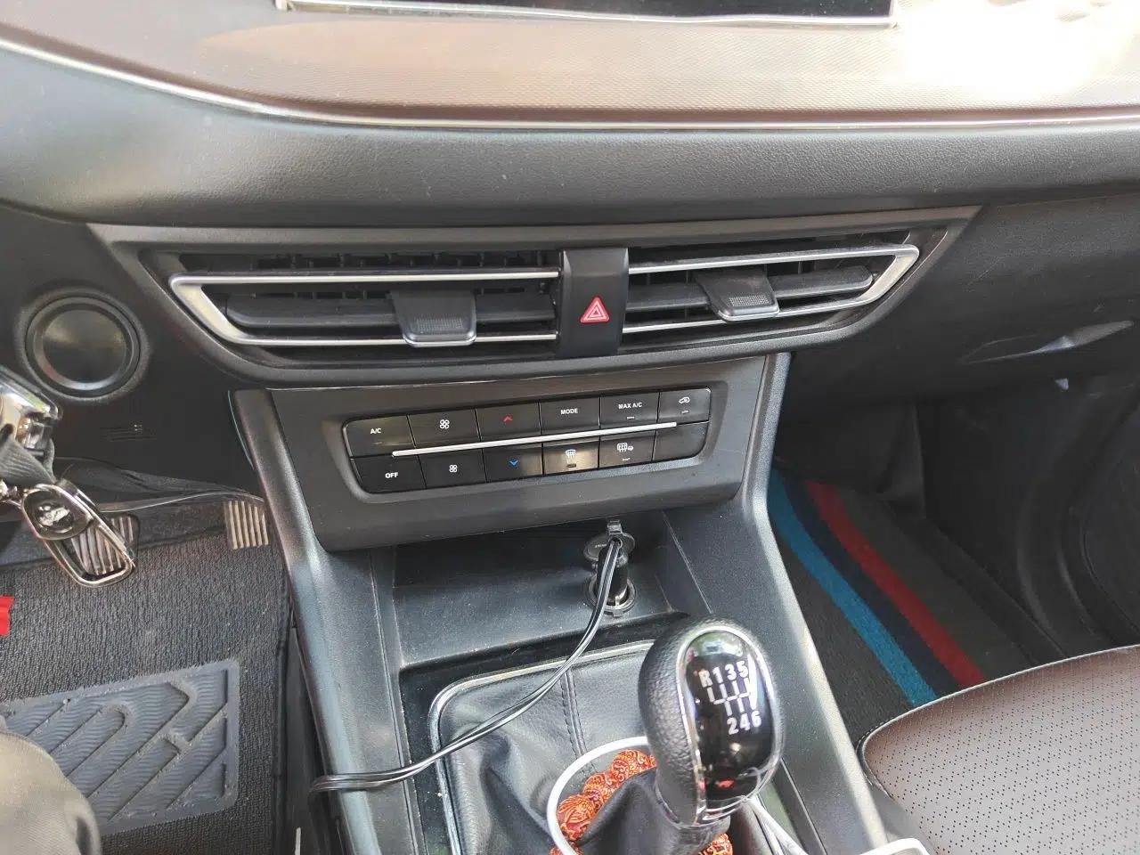 Dongfeng Fengon S560 2021 1.5T Manual Urban Model — миниатюра 14