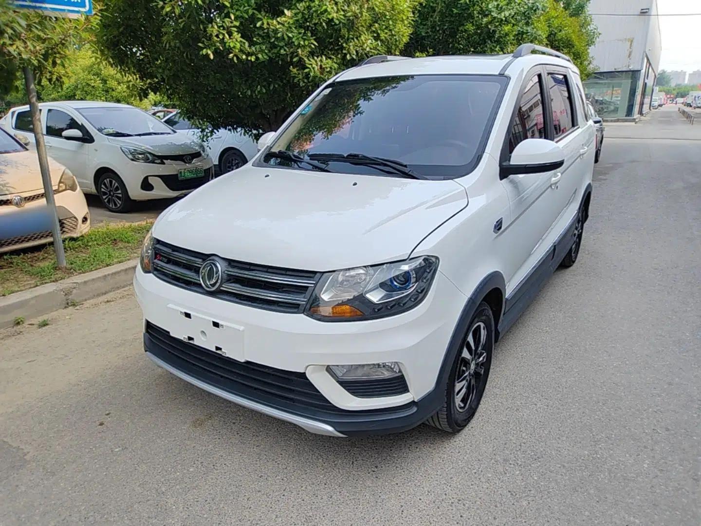 Dongfeng Fengon 370 2018 S370 1.5L CVT Luxury 7-Seater — миниатюра 1