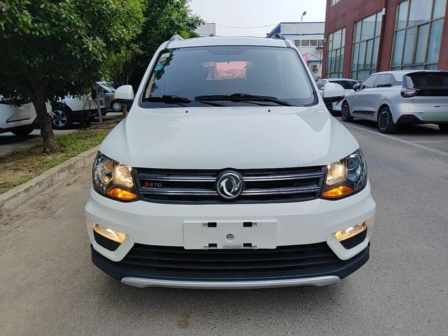 Dongfeng Fengon 370 2018 S370 1.5L CVT Luxury 7-Seater — миниатюра 2