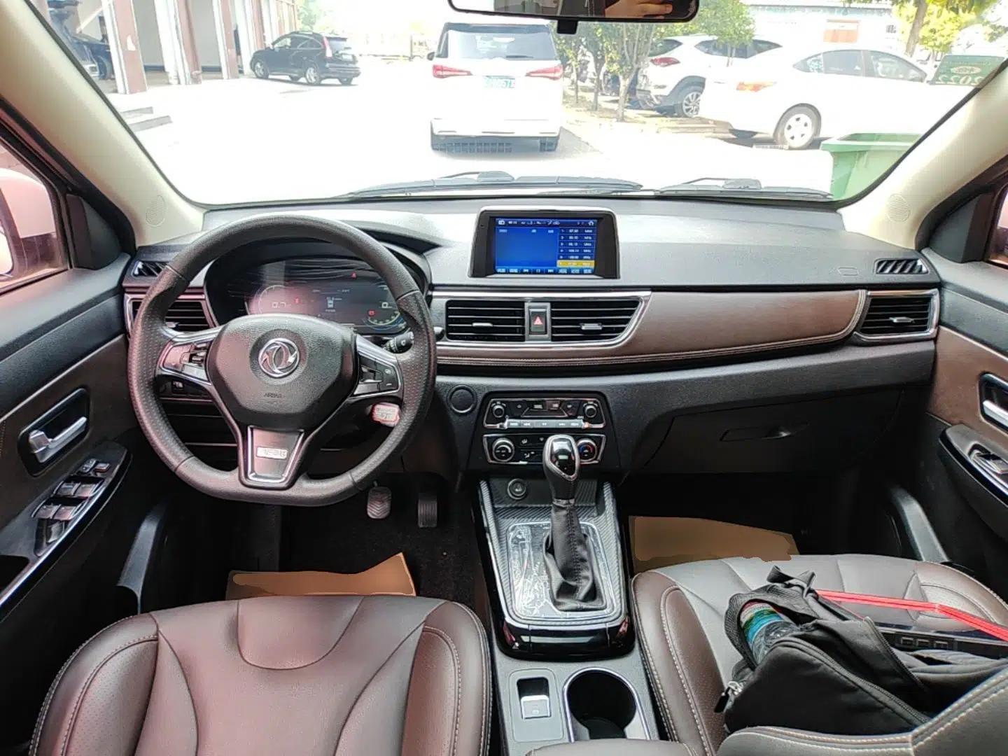 Dongfeng Fengon 370 2018 S370 1.5L CVT Luxury 7-Seater — миниатюра 13