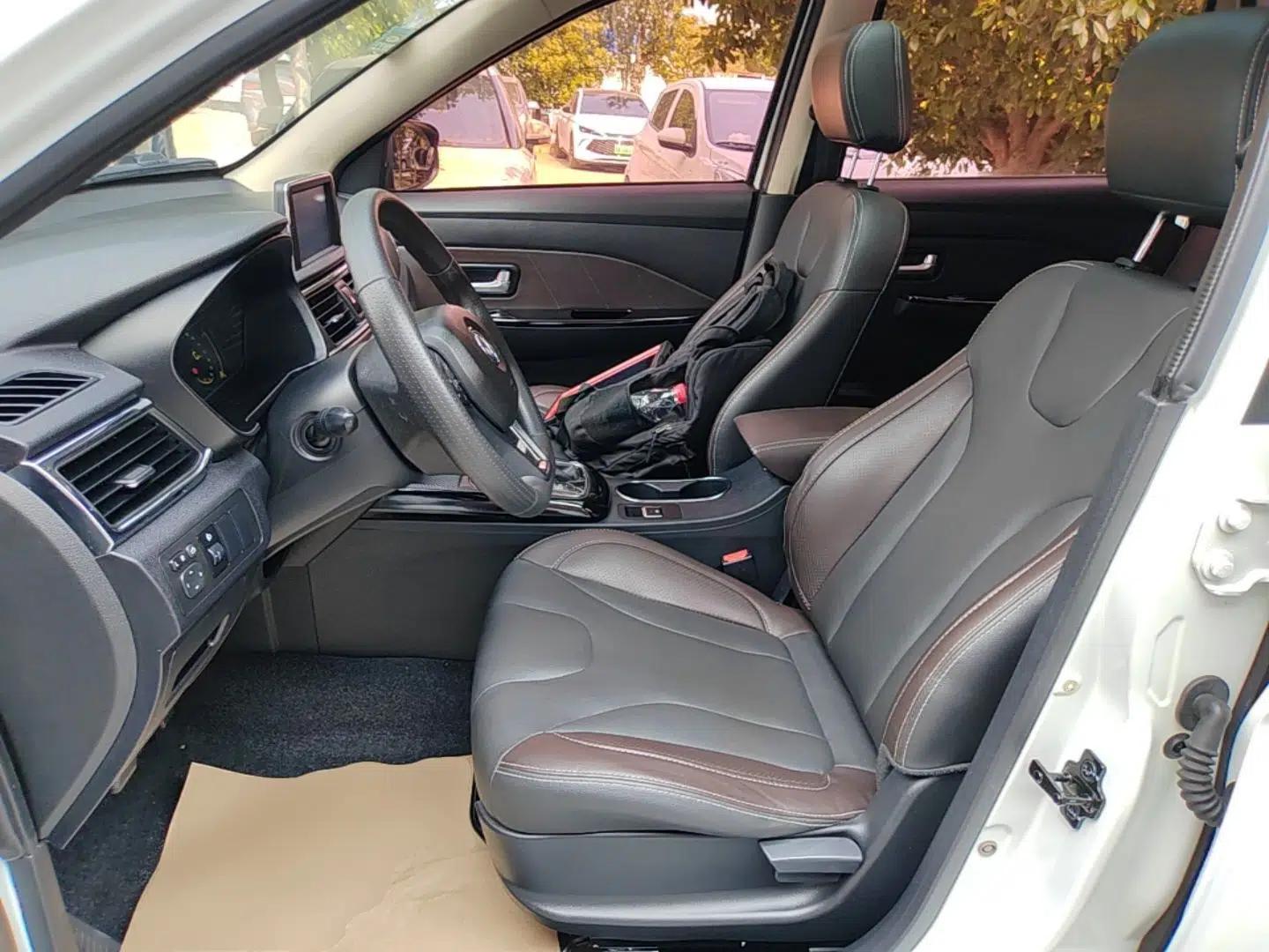 Dongfeng Fengon 370 2018 S370 1.5L CVT Luxury 7-Seater — миниатюра 18