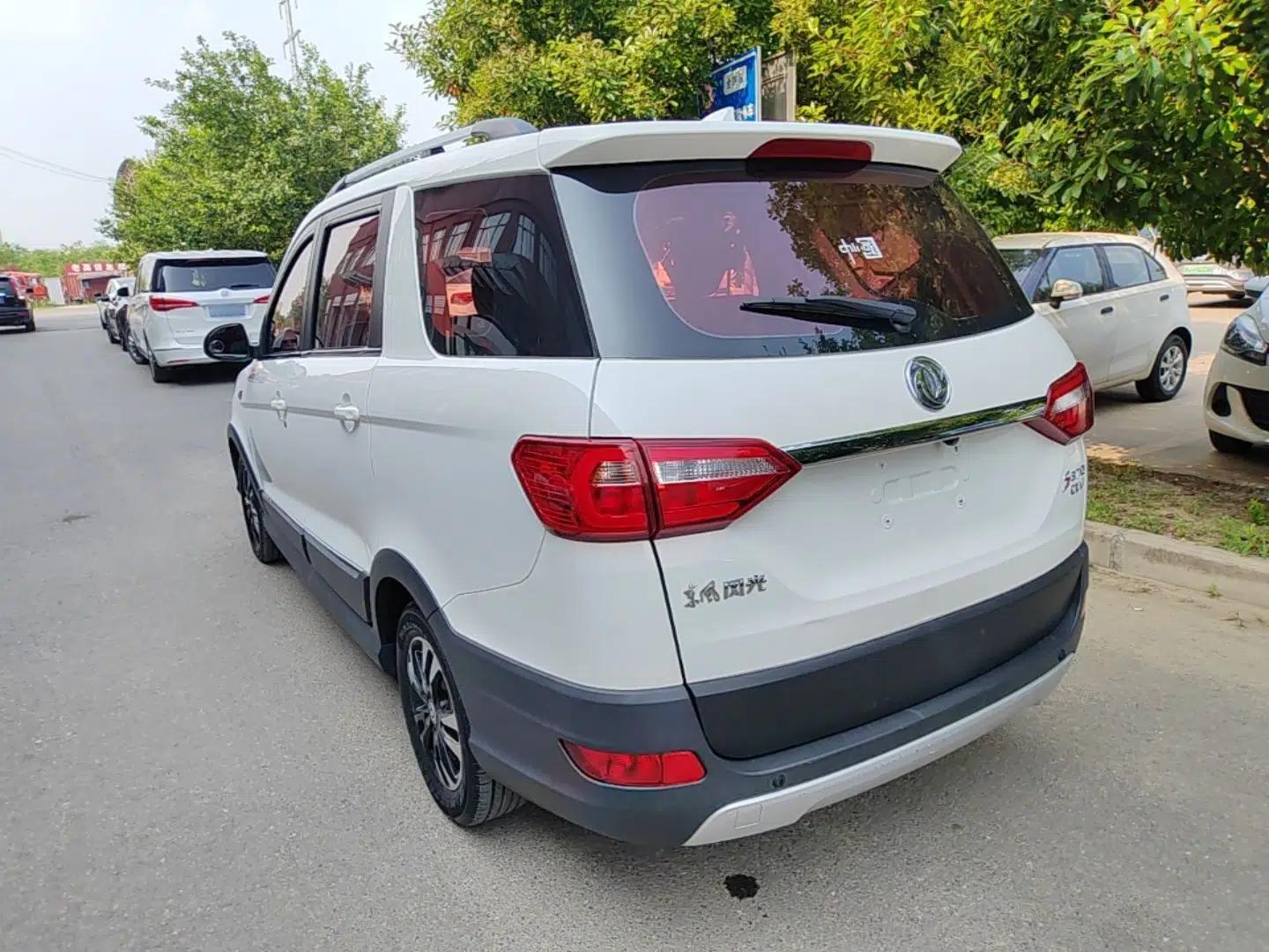 Dongfeng Fengon 370 2018 S370 1.5L CVT Luxury 7-Seater — миниатюра 4