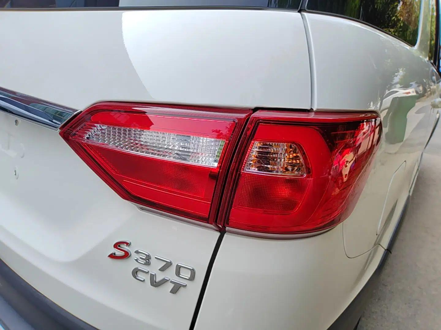 Dongfeng Fengon 370 2018 S370 1.5L CVT Luxury 7-Seater — миниатюра 7