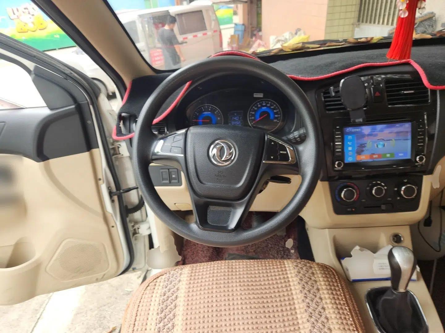 Dongfeng Fengon 370 2016 1.5L Manual Comfort 7-Seater — миниатюра 11