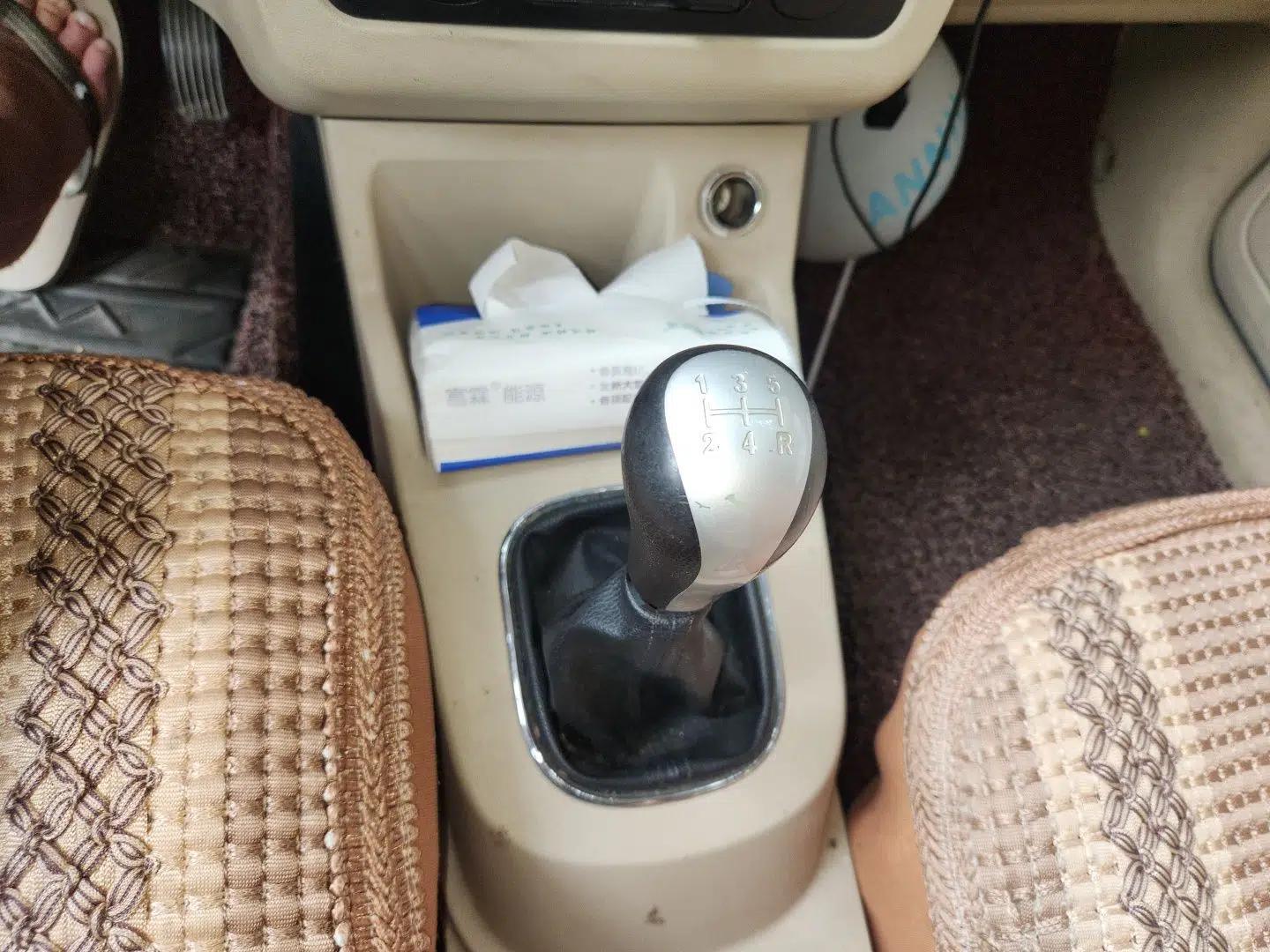 Dongfeng Fengon 370 2016 1.5L Manual Comfort 7-Seater — миниатюра 15