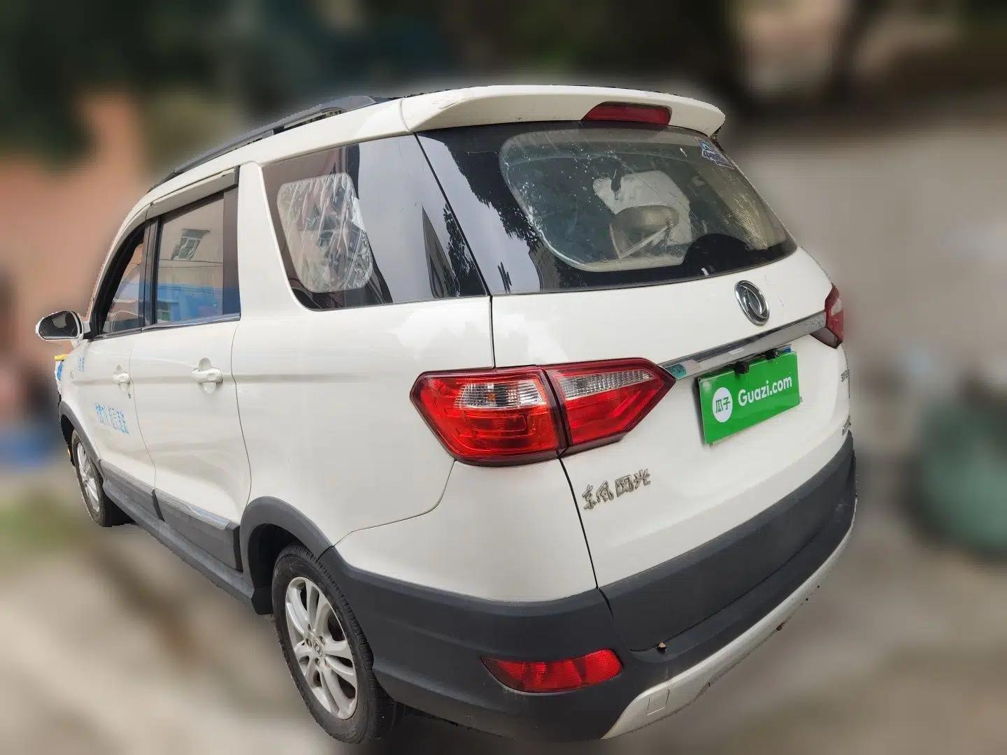 Dongfeng Fengon 370 2016 1.5L Manual Comfort 7-Seater — миниатюра 4