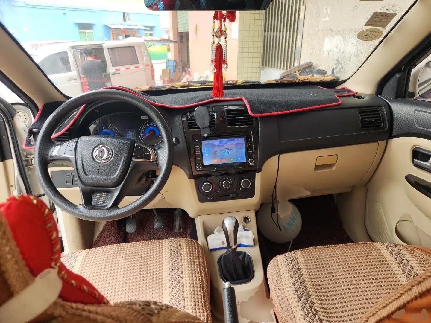 Dongfeng Fengon 370 2016 1.5L Manual Comfort 7-Seater — миниатюра 10