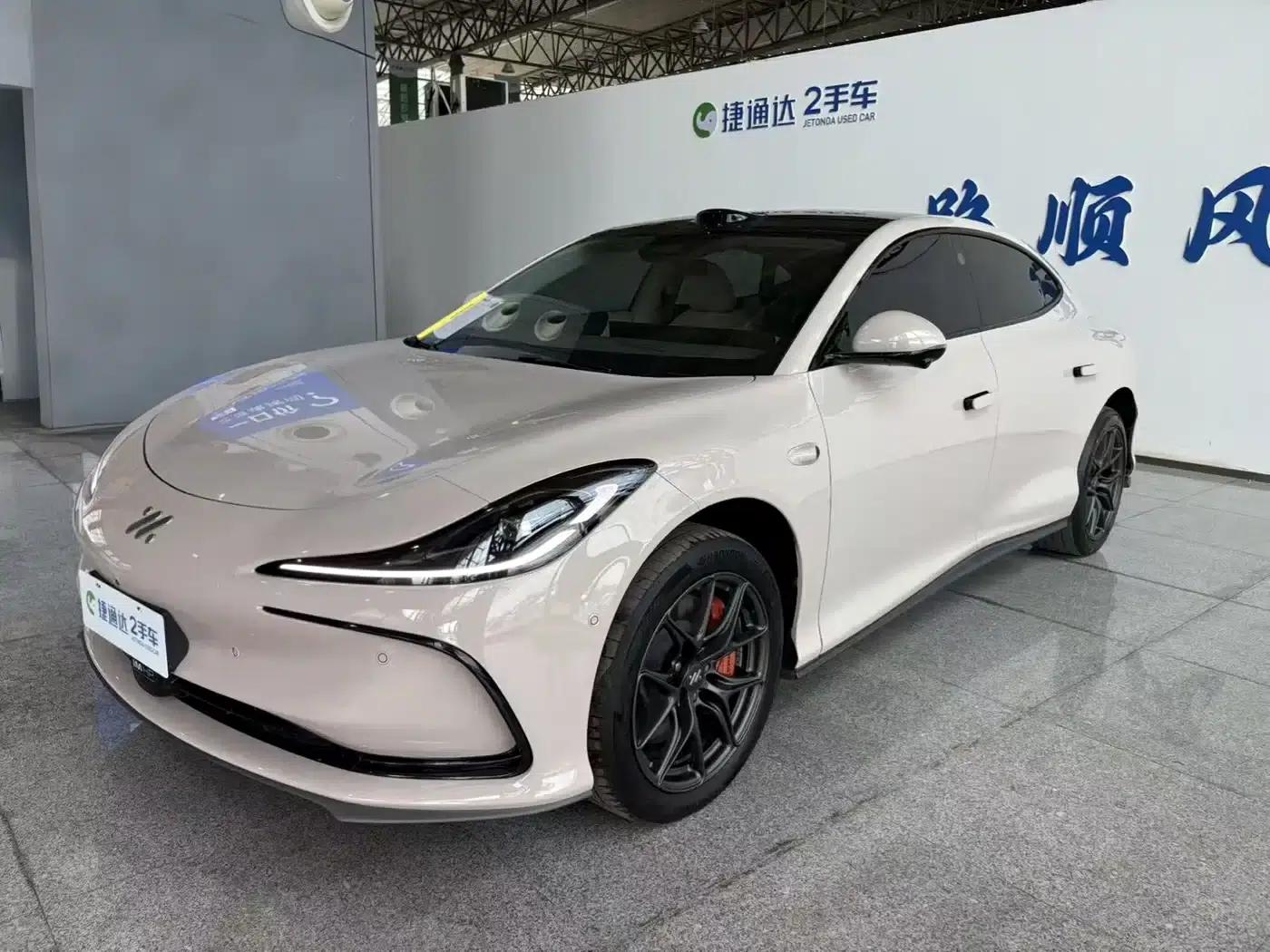 Zhiji L6 2024 Max Long Range Edition — миниатюра 1