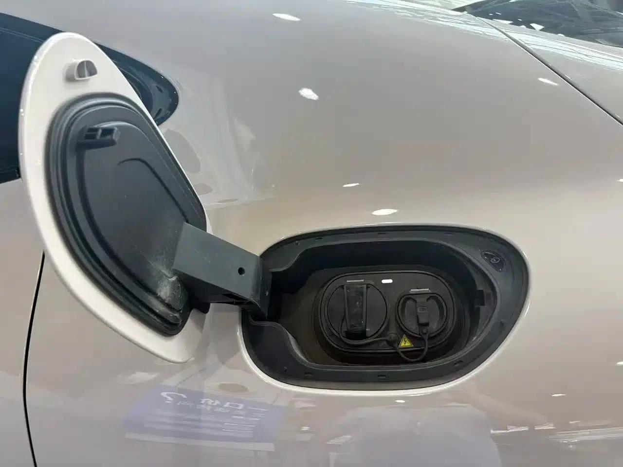 Zhiji L6 2024 Max Long Range Edition — миниатюра 13