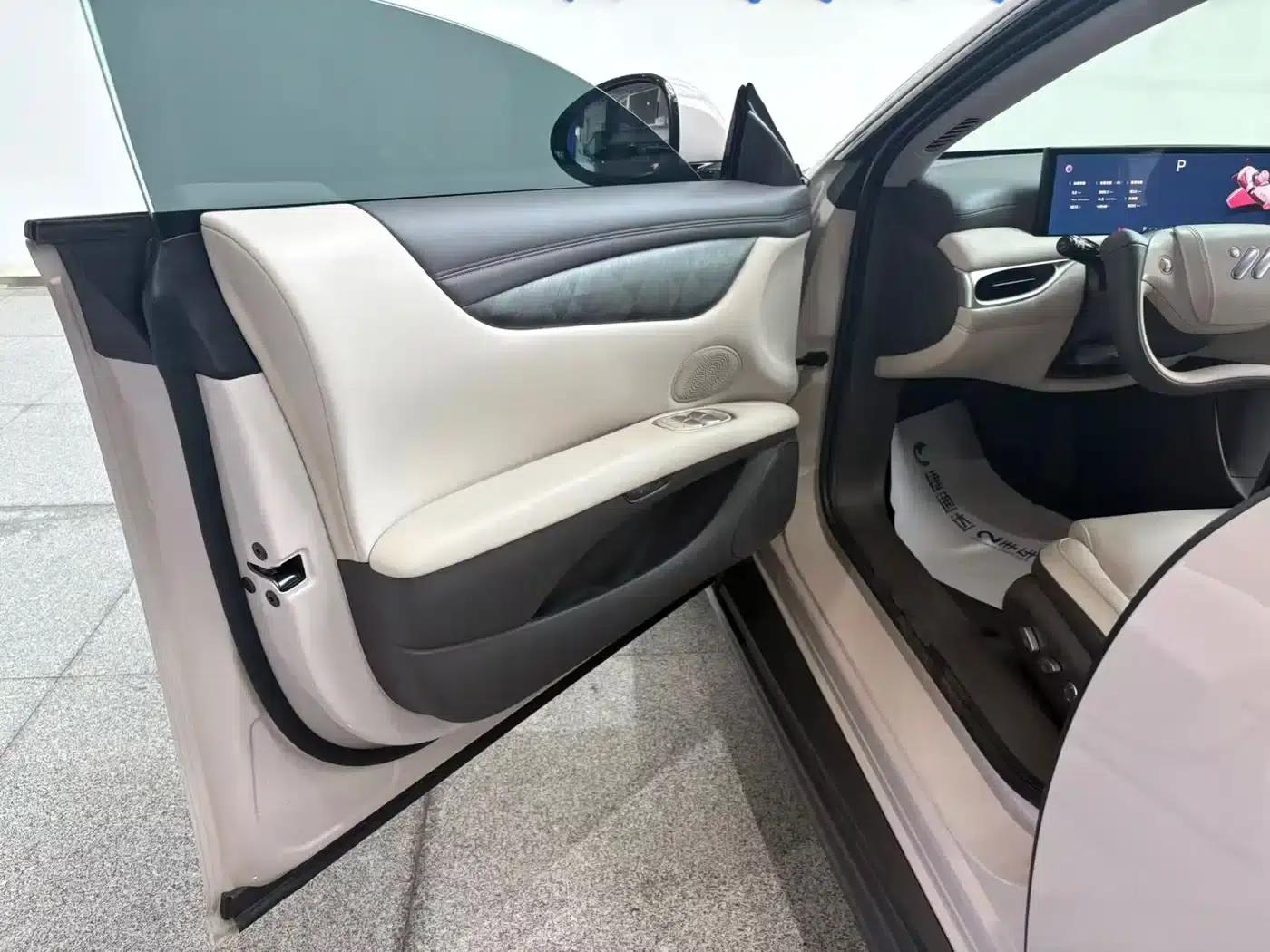 Zhiji L6 2024 Max Long Range Edition — миниатюра 21