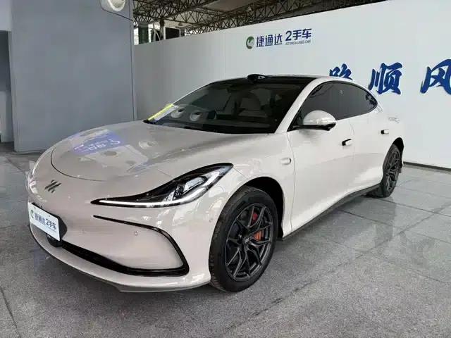 Zhiji L6 2024 Max Long Range Edition