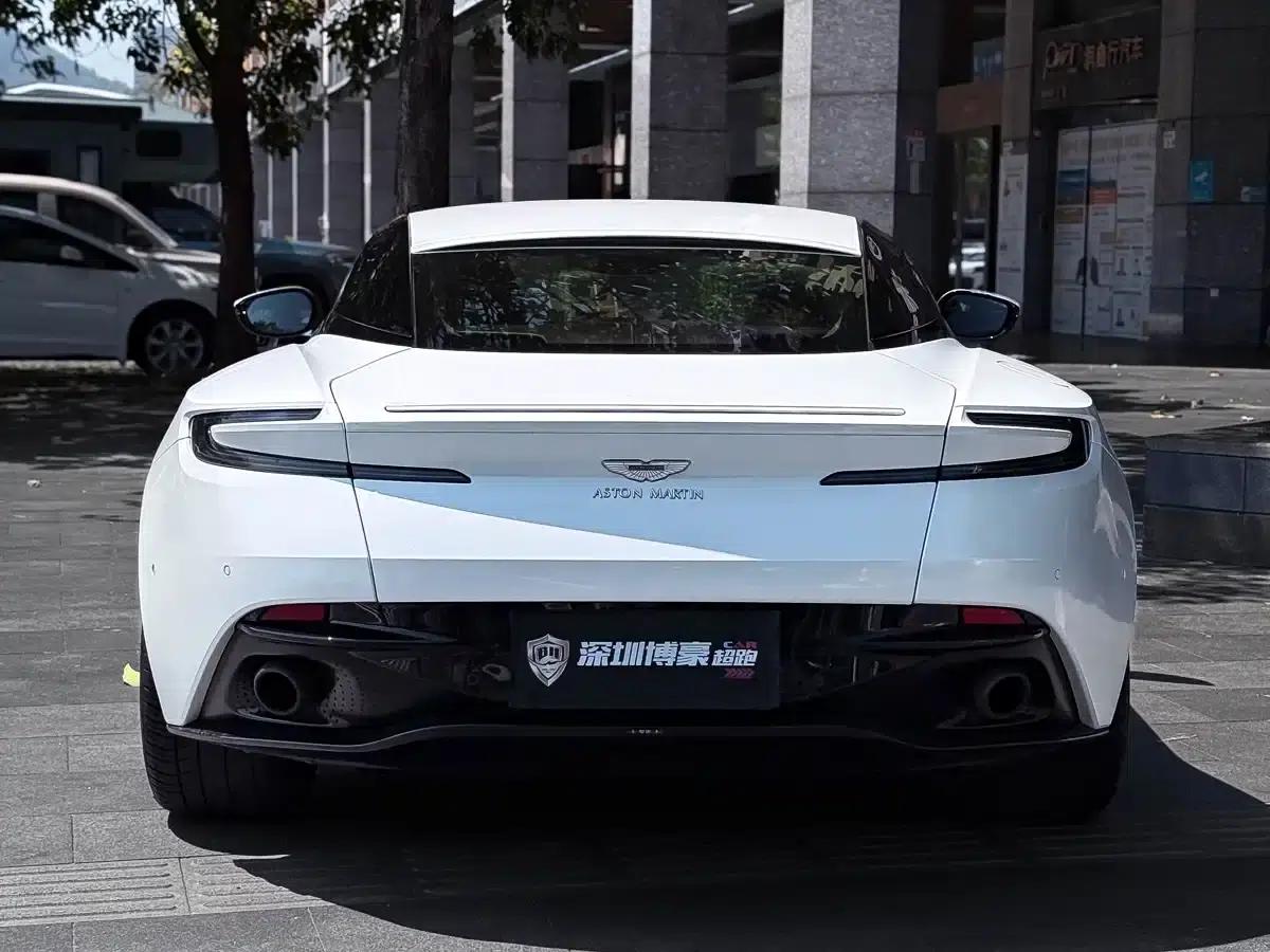 Aston Martin DB11 2019 4.0T V8 Coupe — миниатюра 13
