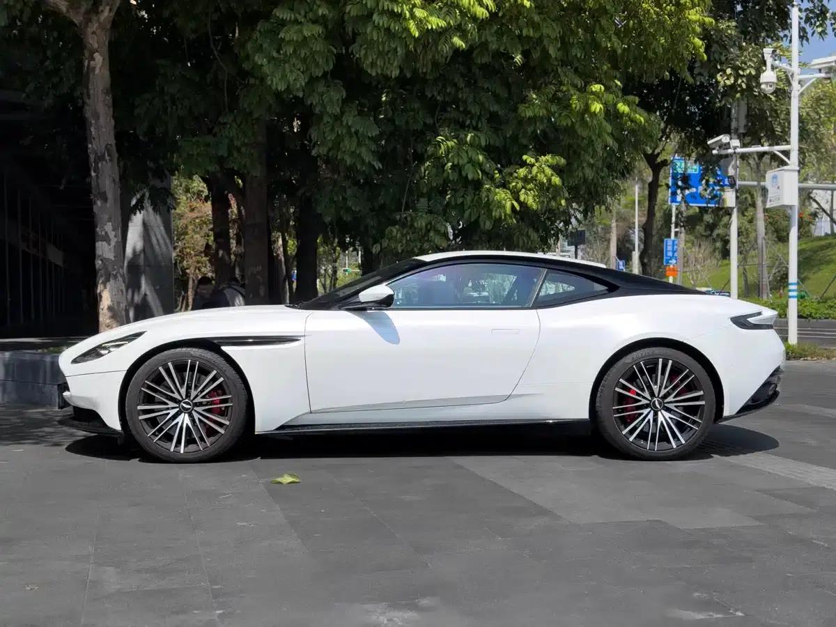 Aston Martin DB11 2019 4.0T V8 Coupe — миниатюра 4