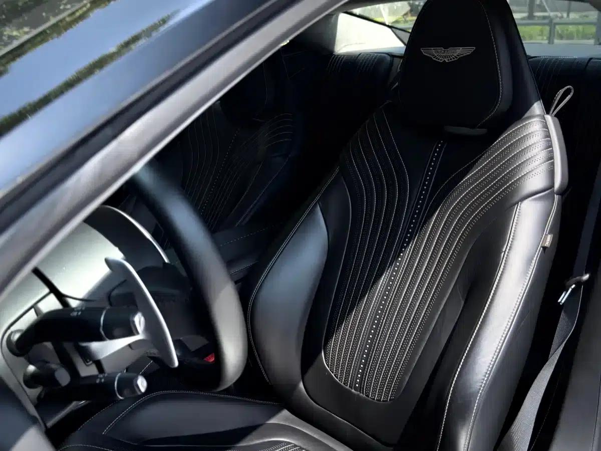 Aston Martin DB11 2019 4.0T V8 Coupe — миниатюра 9