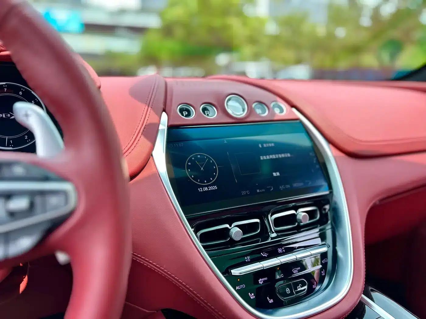 Aston Martin DBX 2022 3.0T STRAIGHT-SIX — миниатюра 28