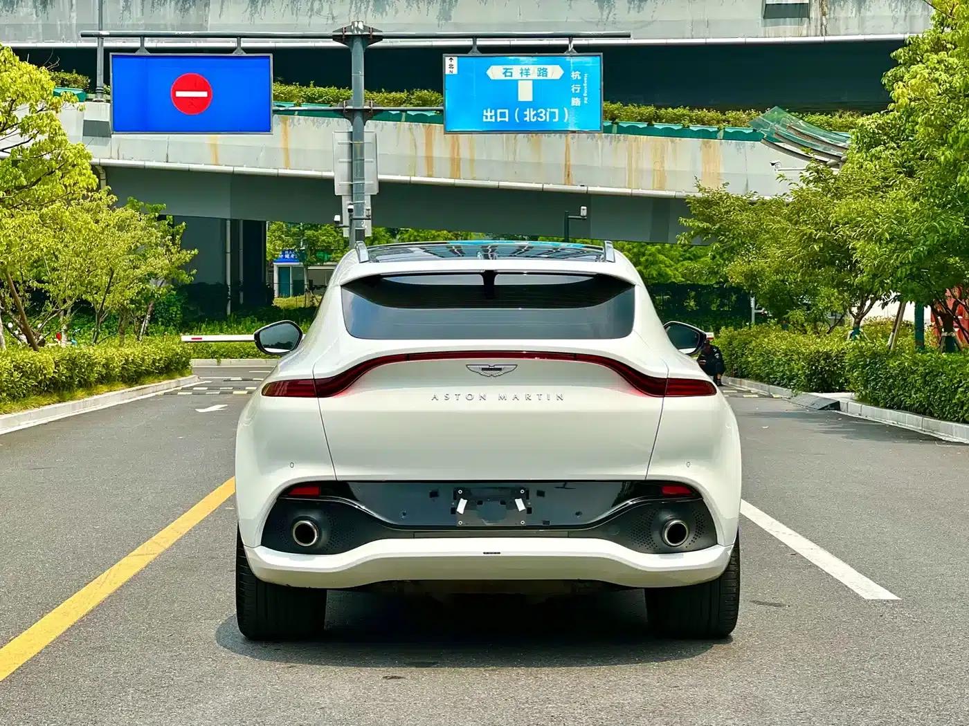 Aston Martin DBX 2022 3.0T STRAIGHT-SIX — миниатюра 7