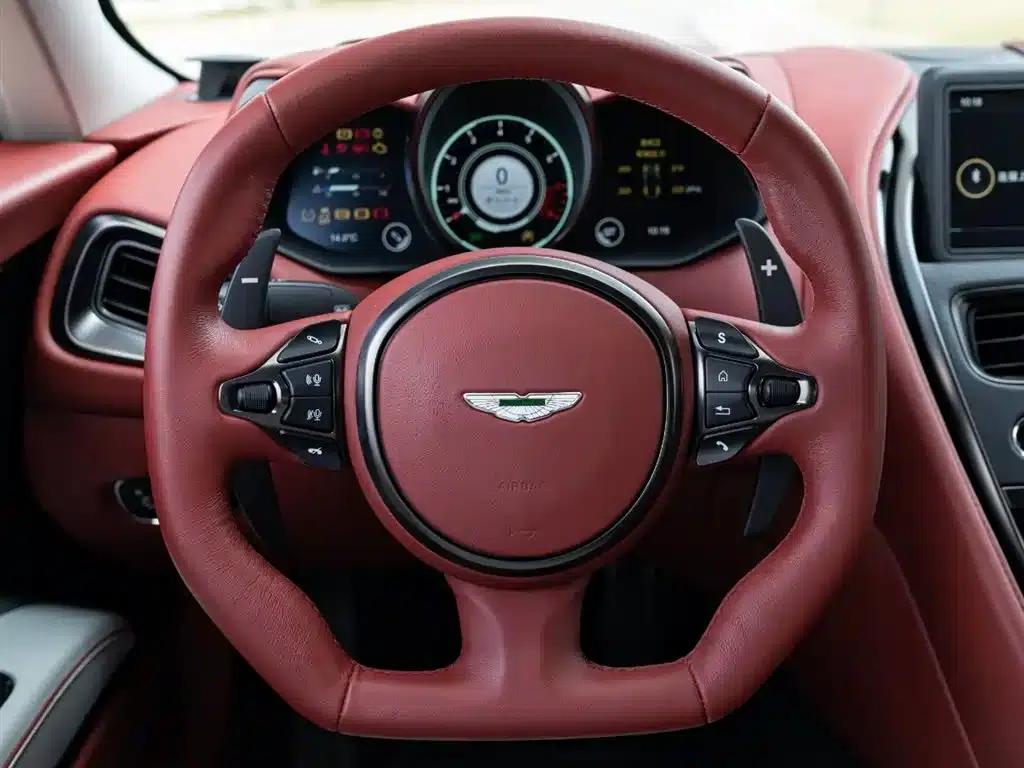 2019 Aston Martin DBS Superleggera V12 Coupe — миниатюра 11